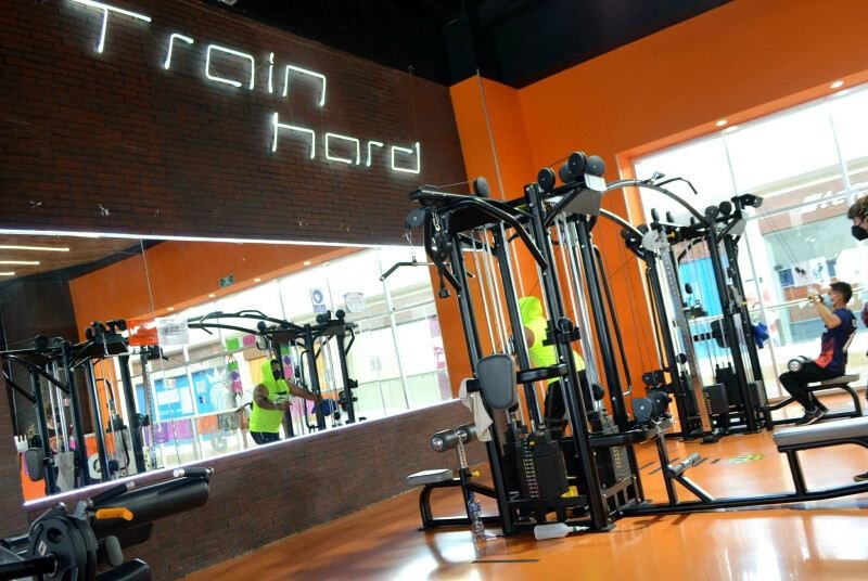 Vista atribuida por un directorio público a Empire Fitness Plaza Las Torres; no representa el producto ni acredita el estado actual de la sede